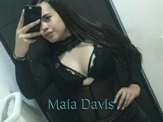 Maia_Davis