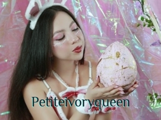 Petiteivoryqueen